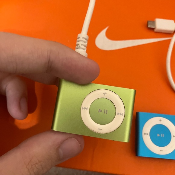 Apple iPod Nano Shuffle Mini Blue/Green Tested Working Bundle 4th&2nd Generation - Picture 3 of 7